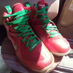 Nike LeBron 9 "Christmas" Men's Sneakers